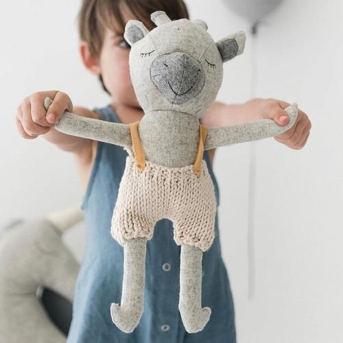 Rudy The Giraffe - 35 cm Softie - and the little dog laughed