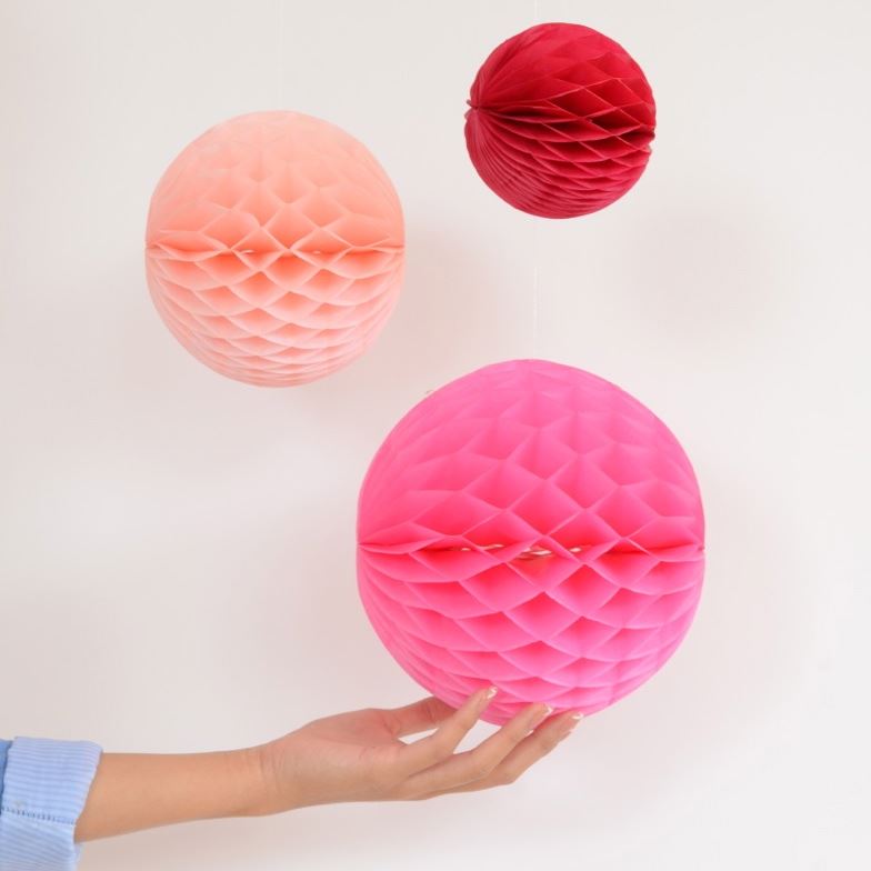 Sweet - Large Colourful Honeycombs - Set of 3 (10, 15 & 20 cms) Red/Apricot/Pink - Engelpunt/Life&